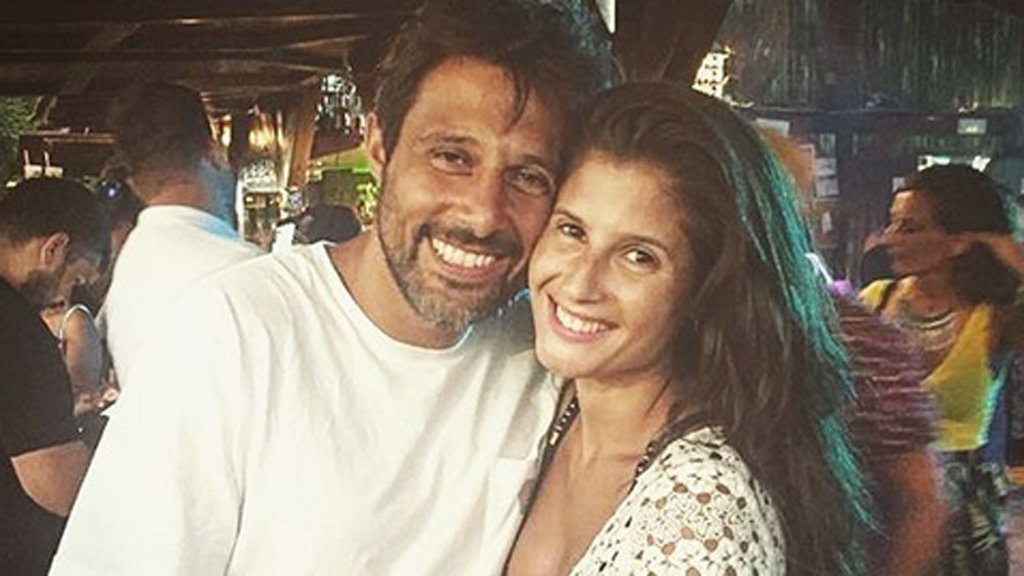telecincoes's tweet photo. .@MariasanchezzGH y @Hugogh121, más enamorados que nunca y son para comérselos ❤️❤️ https://t.co/tZCHsGTKeV https://t.co/FpSLrX3nF0