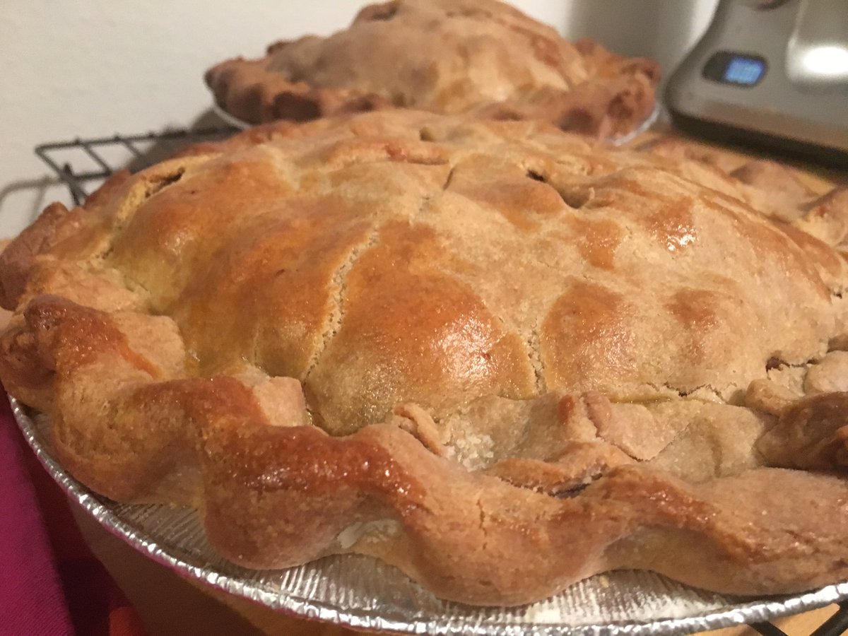 JoesRestaurant's tweet photo. Mile high pie, thanks Sherry Yard. #HappyThanksgiving Thanksgiving. https://t.co/wKMPHKRpzS