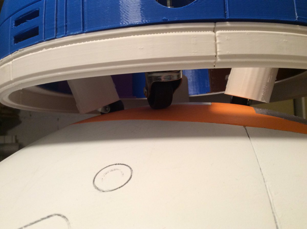 elcp72's tweet photo. Bon je dois encore rapprocher les aimants du corps car il n'y a pas assez d'adhérence magnétique ... 🤔
PS : j ai finalement réussi à me blesser avec ces satanés aimants ...
#bb8 #starwars #maker #3dprinter https://t.co/uIJlAyNusE