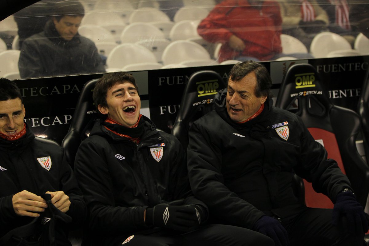 AthleticClub's tweet photo. Ha fallecido Luis María Bonini, ex preparador físico del Athletic Club (2011-2013) Queremos hacer llegar a familiares y amigos nuestro más sentido pésame. DEP. Se ha solicitado a la UEFA portar brazalete negro. https://t.co/o0U3FqKJMt