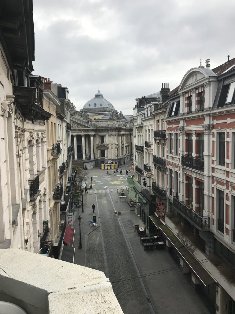 ShareARoom's tweet photo. Brussels home exchange: perfect location for tourists https://t.co/cxOp84Xj9C #SharedTravel #Travel #TravelSharing | π by https://t.co/7xUA9O2QM4 https://t.co/gnpYFghyl0