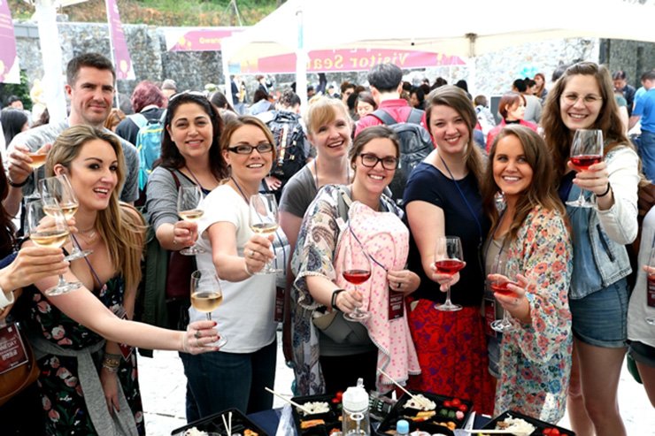 KimsBridge's tweet image. South Korea’s foreign population has surpassed 1.76 million, accounting for 3.4 percent of the population, 2016 government data showed.  Read more: kimsbridge.com/single-post/20…