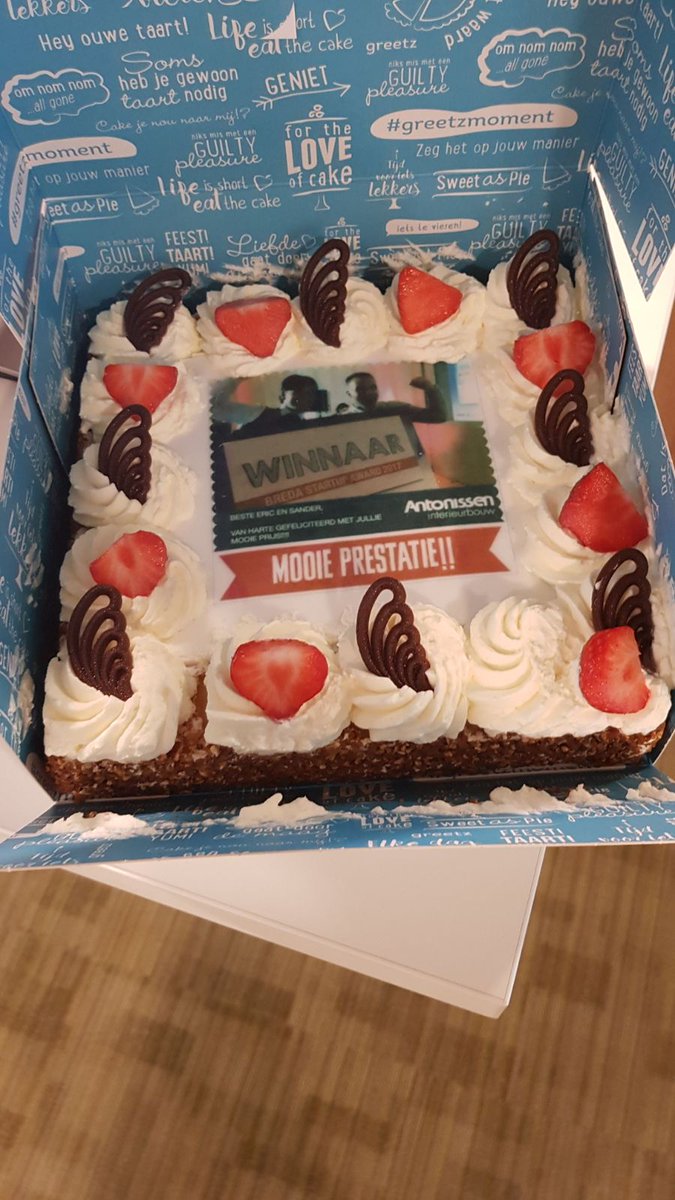 rontgendokters's tweet photo. Wij hebben onze overwinning van de Breda Startup award heeeerlijk gevierd met deze mooie maar ook lekkere taart 🎂!! dank aan @AntonissenNL . https://t.co/mV5JoINbyB