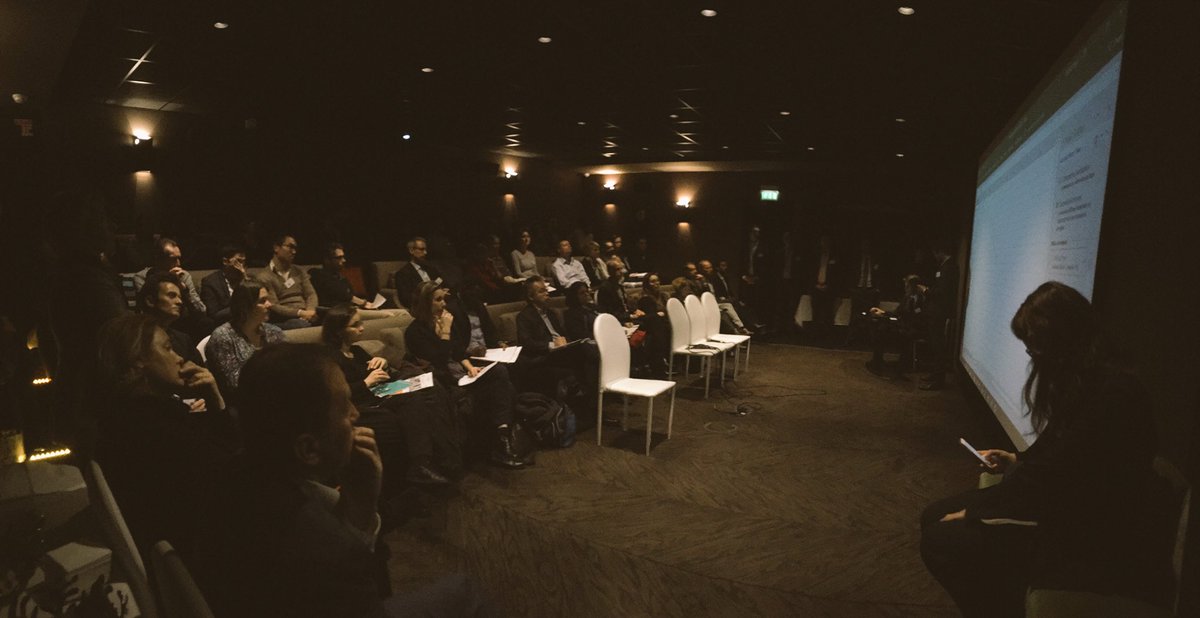 BigData_BI_FR's tweet photo. #EssbaseParis Une salle comble pour découvrir les dernières innovations d'Oracle #EssbaseCloud avec @NellArmonia https://t.co/4XUI1HiEtZ
