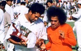 sachin_rt's tweet photo. Remembering Sri Sathya Sai Baba and his teachings on his 92nd birthday. Love all serve all, help ever hurt never ... such an apt summary of how to live life. https://t.co/xIhNKMuyUs
