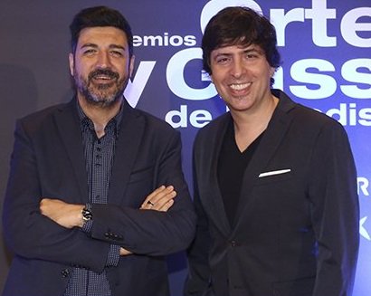 40Andaya's tweet photo. @djdanimoreno acusa de ALTA TRAICIÓN... A nada más y nada menos... ¡Que a @TonyAguilarOfi !
Resulta que Tony pidió dinero al Gallo para comprar lotería... ¡PERO SOLO PARA ÉL! El Gallo no perdonará que Tony no compre un décimo para compartirlo... #AYQueValor https://t.co/KfQlCcpdta