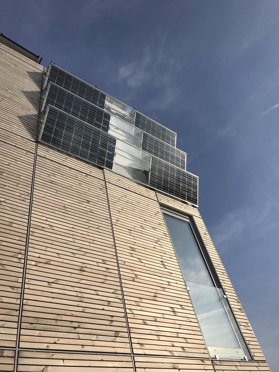 BILT_info's tweet photo. Optimaal gebruik van de laagstaande zon op de gevel van #BILT met @zigzagsolar #SolarPanels #innovationcombined #NLcirculair #nieuwbouw https://t.co/7oLAIxmfOU
