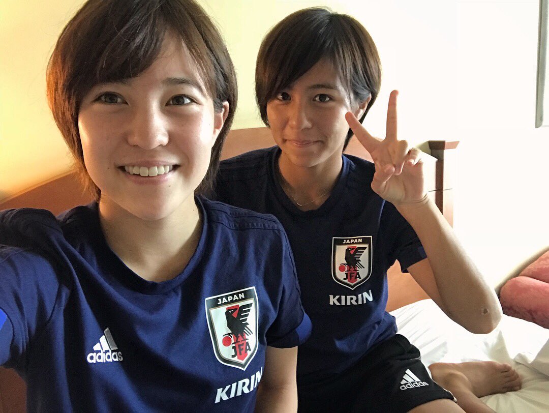 美人部屋 で話題沸騰 なでしこジャパンfw岩渕が歳dfとの2ショット公開 ジョウジのサッカーに関してのブログ