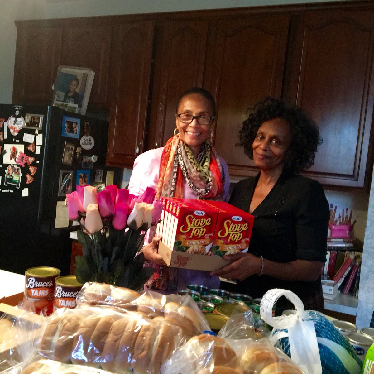 Happy Friendship Month! #sisterhood #linkedinfriendshipconnectedinservice #linksinc #friendshipgoals💚 #happythanksgiving