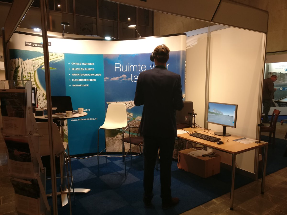 PMLanda's tweet photo. @WitteveenBos op de waterbouwdag 2017! Met door  @WitteveenBos_VR ontwikkelde VR-dijken op de stand. @marinusaalberts https://t.co/TSw2JPdSfU