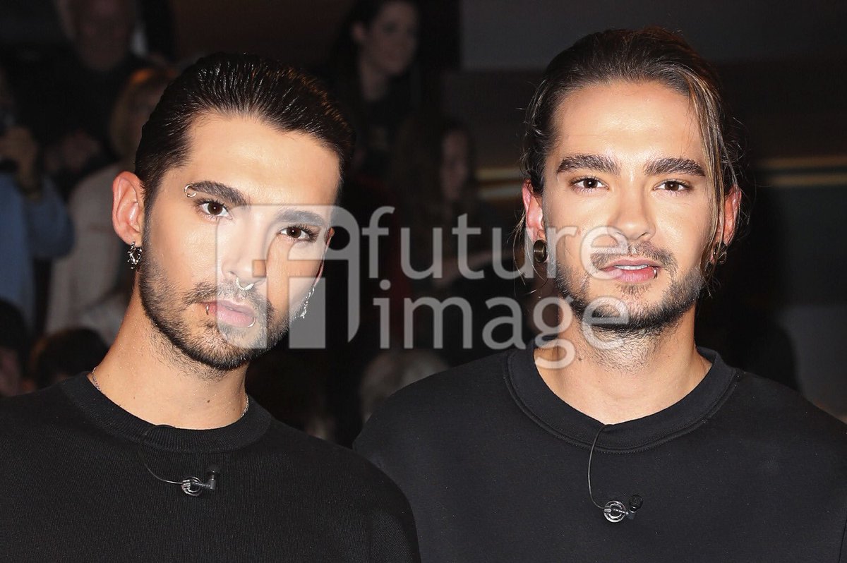 DPTi9i2WkAULr0B.jpg (1200×798)