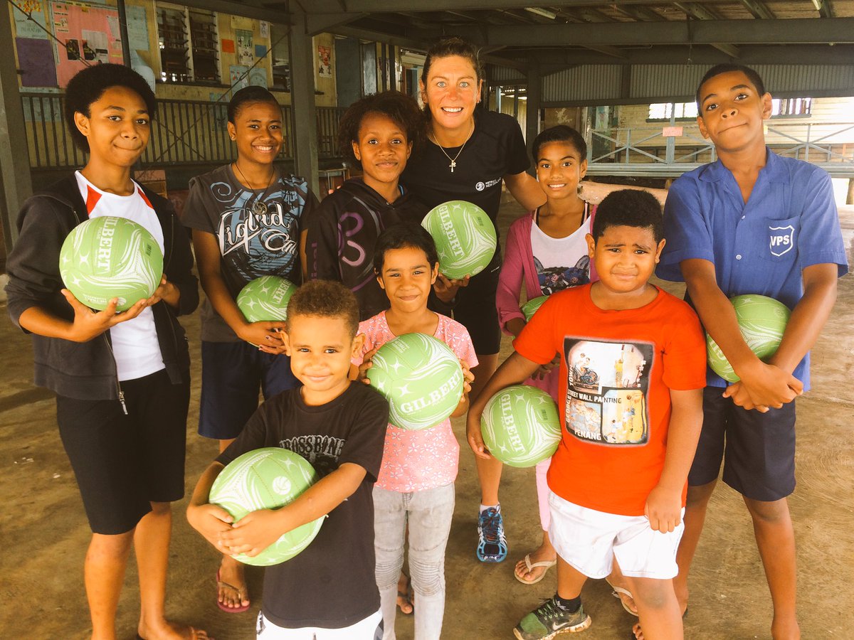 UnaRokoura's tweet photo. #NetGo Fiji 🇫🇯 Irene school visit ❤️❤️ @FijiNetball @NetballNZ https://t.co/7pKCWGNcJO