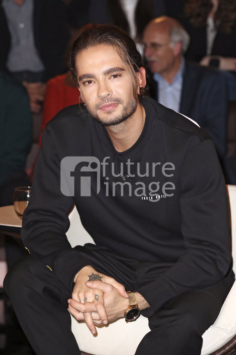 DPTiyeEW4AAXDG0.jpg (798×1200)