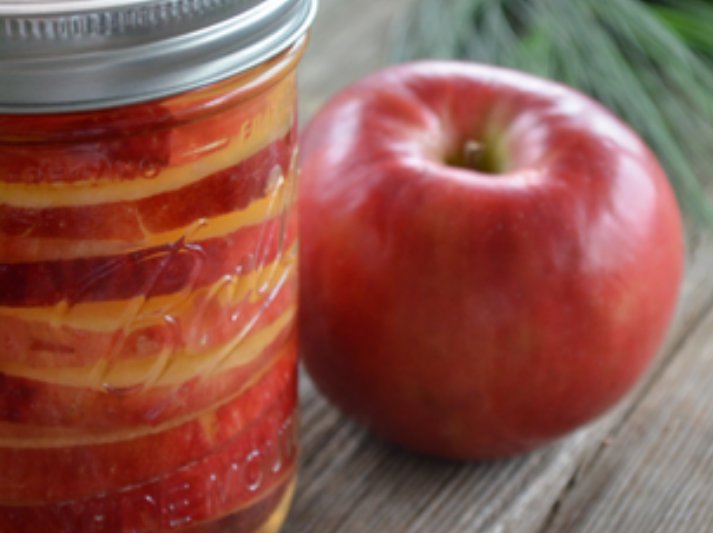 These apples will make your winter strudels and pies delicious. Share these desserts with your friends and family this holiday!