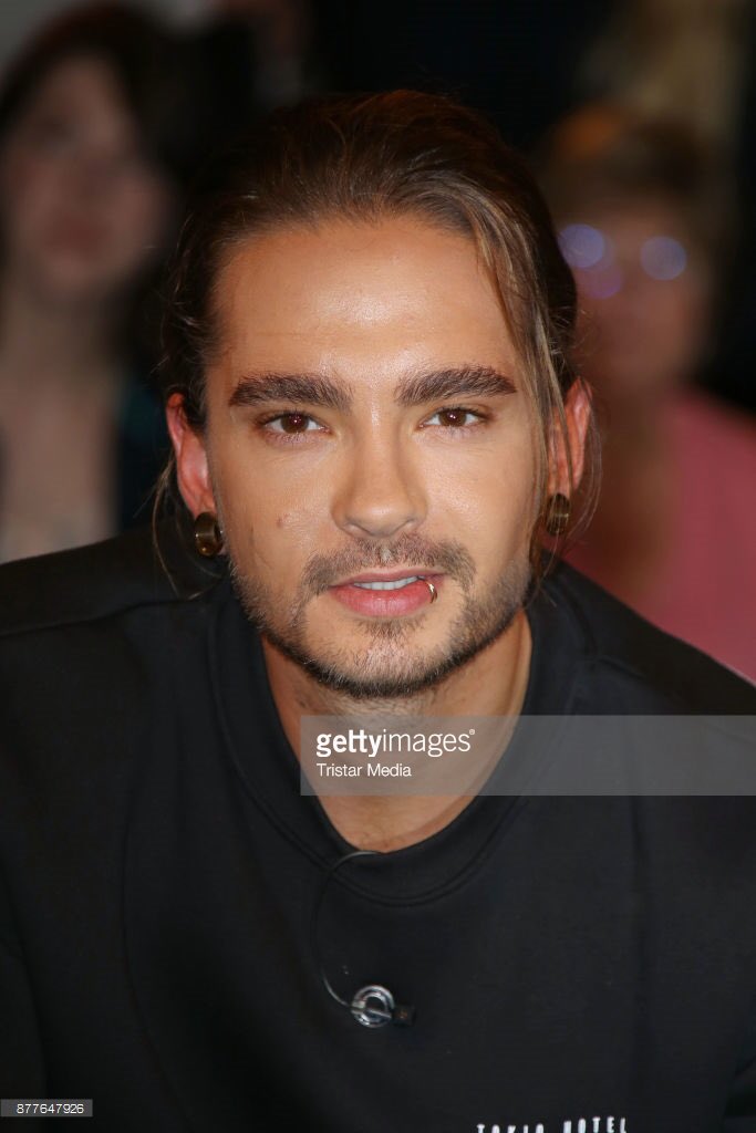 DPTjmFrW4AAmR0P.jpg (683×1024)