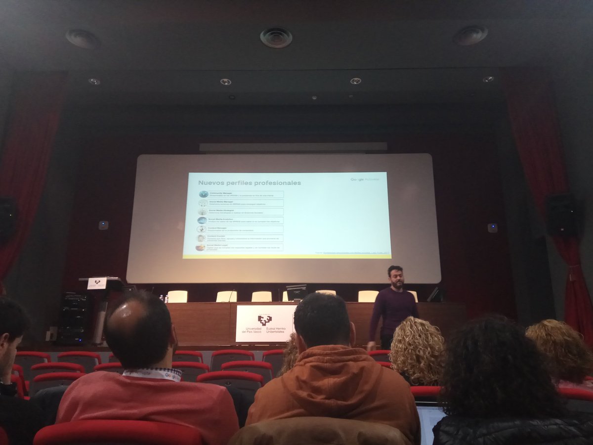Pistatxx's tweet photo. #activatevitoria Nuevos perfiles profesionales: "las empresas deben cuidar su presencia en RRSS para no perder clientes" https://t.co/rg5G9fyaUk