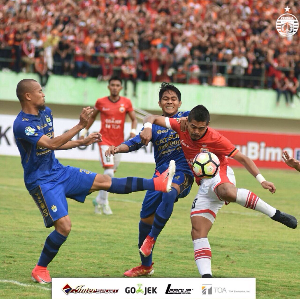 Komite Disiplin (Komdis) PSSI baru saja memutuskan untuk mengubah status kemenangan 1-0 #Persija menjadi 3-0 atas Persib saat kedua tim bertemu di Stadion Manahan, Solo, Sabtu (3/11/2017)

#PersijaJakarta #PersijaSelamanya
