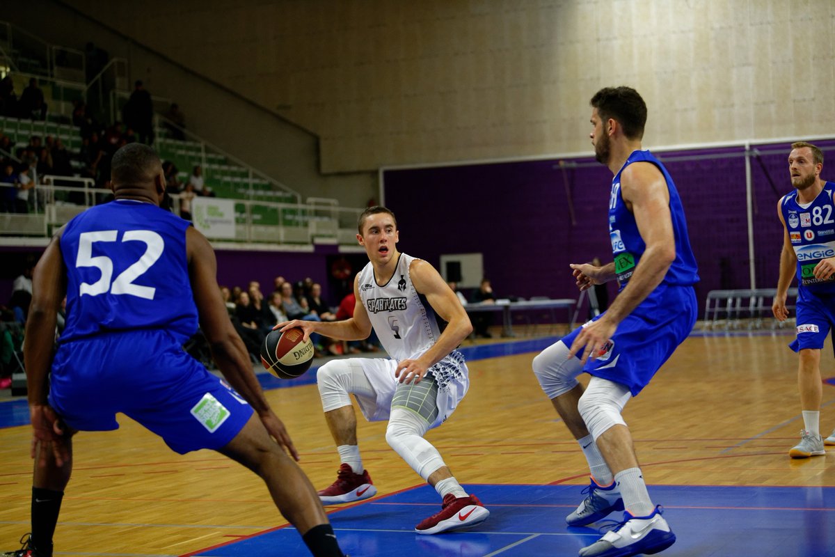 CPBB_Officiel's tweet photo. Le Cergy-Pontoise Basket Ball souhaite un excellent anniversaire à son meneur, @_cd11 ! #GoCPBB #Spartiates https://t.co/m02irTZoQx