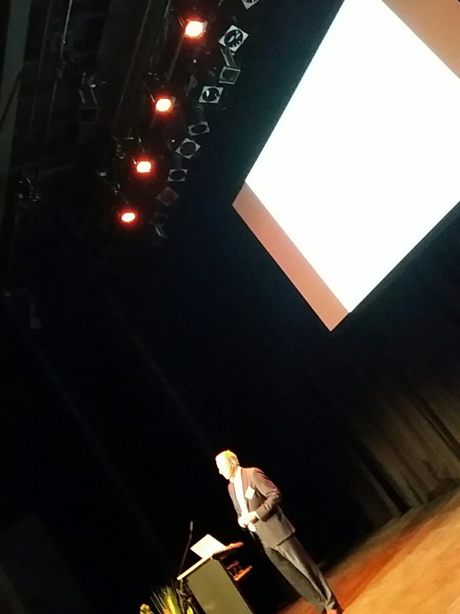 PartnerinLeren's tweet photo. Verhaal van @JelleJolles over de ontwikkeling van tieners blijft boeiend om naar te luisteren. #mbocity https://t.co/g56a1G0GH2