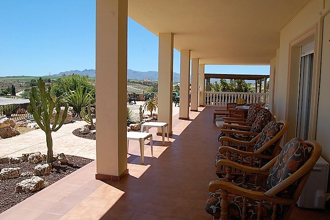 espanarural's tweet photo. Magnificent 5 bed 5 bath elevated villa of 300m2 on a plot of
10,000m2 has mountain and sea views located in one of the
best areas in Vera
https://t.co/ngzFbTmtre
#vera #almeria #oceanview #MountainView #HomeSweetHome #espanarural #Spain https://t.co/dsbDSQKjlf