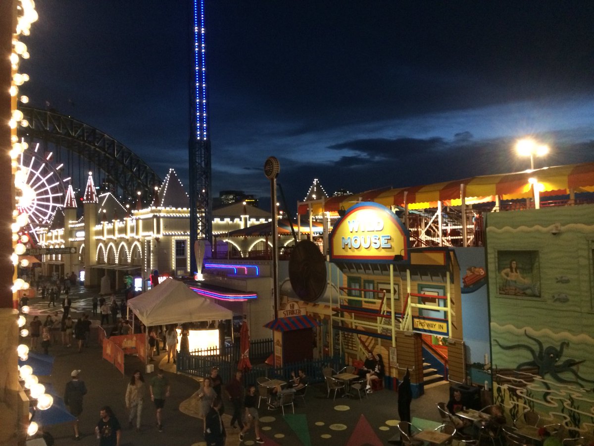 gutterskud's tweet photo. #gizzfest @ luna parc https://t.co/c0xbIQukjS