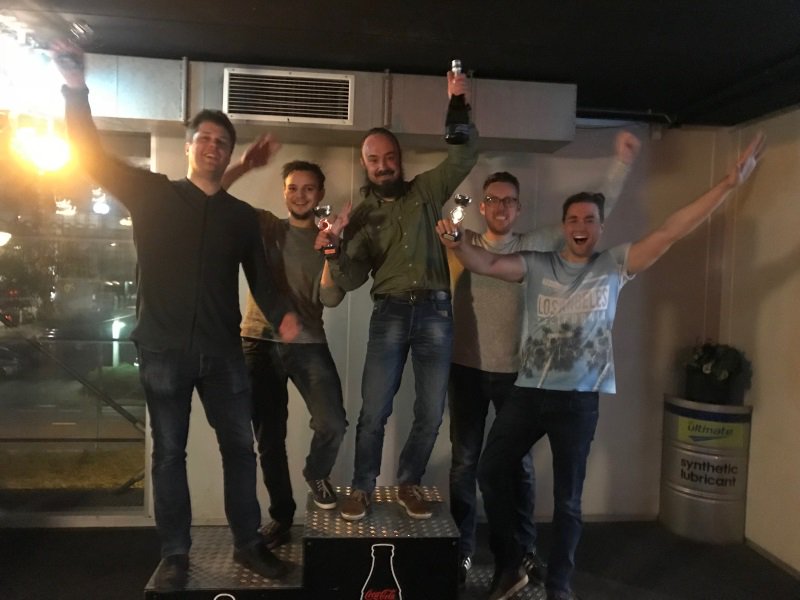 DeltaNBV's tweet photo. Geslaagde kartavond voor @m_jepson en collegas, de winnaar van onze #TechDaysNL 2017 #DrivingDevOps Formule 1 challenge @raceplanet https://t.co/XgEd13koOv