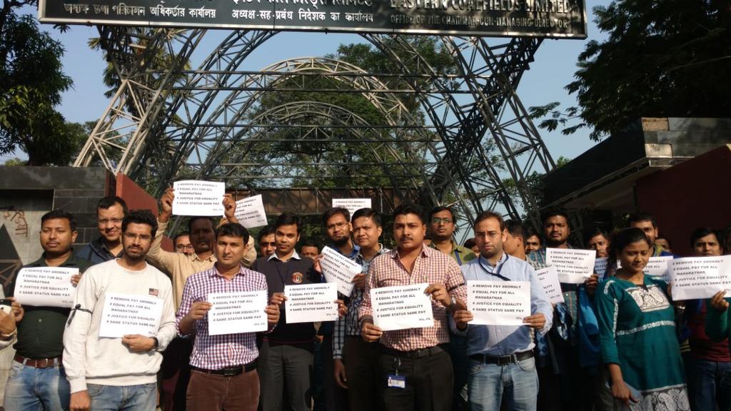 bansal_bimal's tweet photo. Protest at Ecl Hq, 

#removepayanomalyCil 
#removepayanamolyCil 
@CoalIndiaHQ @CoalMinistry @PiyushGoyal @aajtak @ndtv @ZeeNews @sudhirchaudhary @GOPAL_SINGH12 @narendramodi @PMOIndia @abpnewstv @abpanandatv https://t.co/FVwvPQOouv