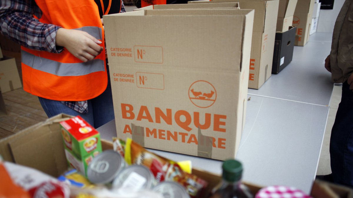 filbiniou's tweet photo. Dès demain, la @BanquesAlim commence sa #collecte dans les magasins de la région ! et les gaziers @GRDF #GRDFCentre sont là pour aider https://t.co/qBECU1Bwvr