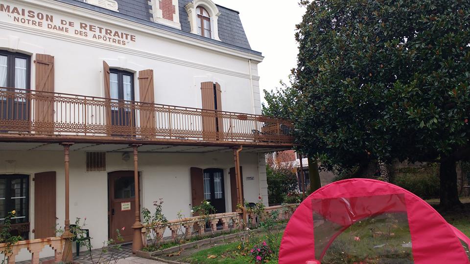 Il n'y a que deux ans que nous avons fait notre première promenade en France. Maintenant les personnes âgées partout dans le pays se promenades tous les jours ! Grand merci à tous nos bénévoles qui redonne aux citoyens le vent dans les cheveux et la lumière dans les yeux ❣️💪🥇