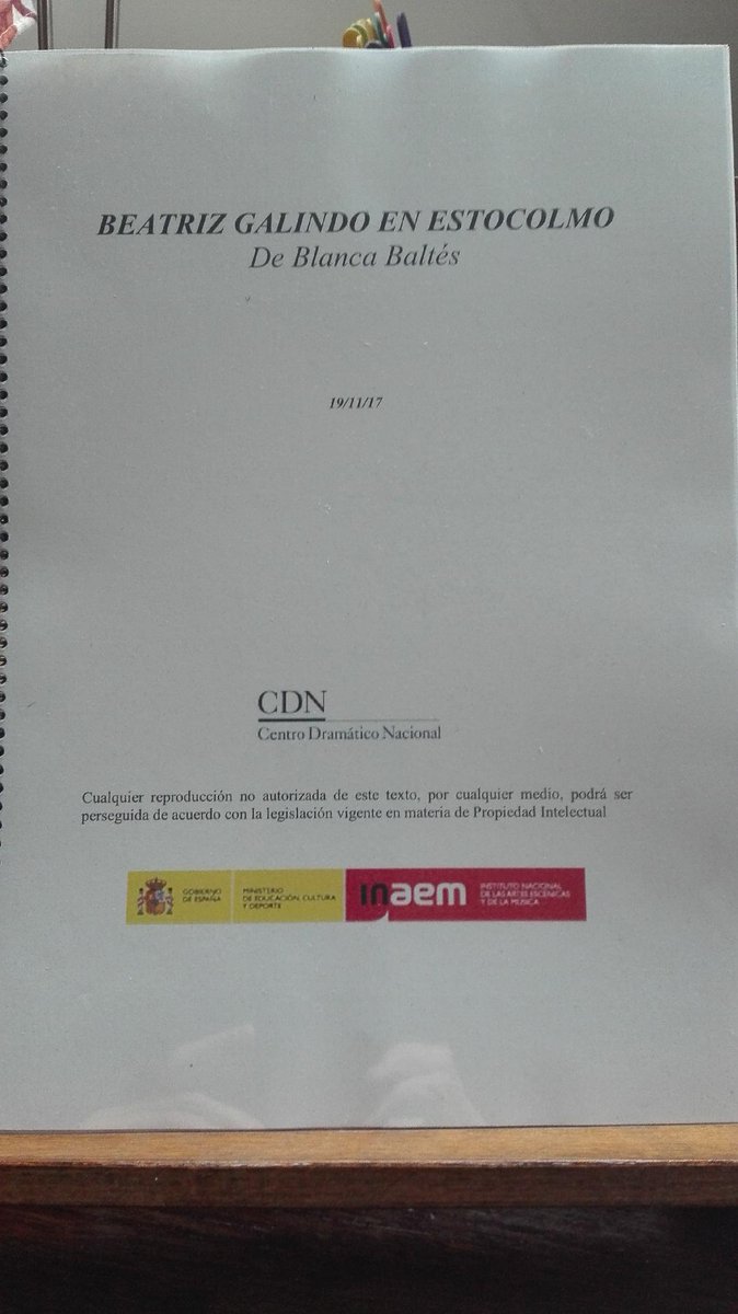 Estudiando... en breve empezamos a ensayar. ¡Equipo maravilloso!