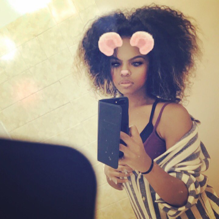 ForeignGoddess tweet media