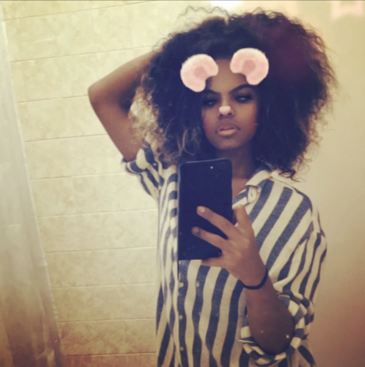 ForeignGoddess tweet media