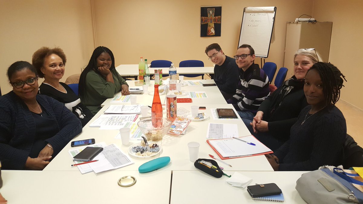 Jeuneskto93's tweet photo. #ÇaBosseDur dans le 93 !
#TeamFrat #Frat de #Lourdes #2018 #Jeunes #Cathos #Motivés #AuService du #Christ et de son #Eglise https://t.co/2rW0fS4rhl