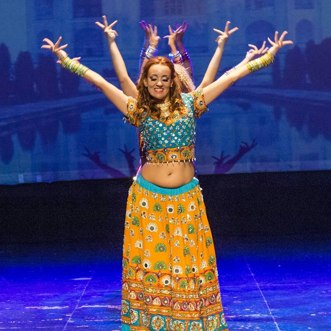 bellylusion's tweet photo. Seguimos nuestra "Travesía" en busca de la esencia de la danza...destino..."La india"🕌 en #auditorioinfantaleonor #bellylusion #travesia #danzaarabe #danzadelvientre #danzaoriental #espectaculostenerife #eventostenerife #viajaconnosotrasporelmundo https://t.co/j6Yyyg1DFQ