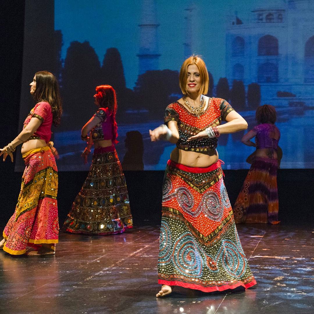 bellylusion's tweet photo. Seguimos nuestra "Travesía" en busca de la esencia de la danza...destino..."La india"🕌 en #auditorioinfantaleonor #bellylusion #travesia #danzaarabe #danzadelvientre #danzaoriental #espectaculostenerife #eventostenerife #viajaconnosotrasporelmundo https://t.co/j6Yyyg1DFQ