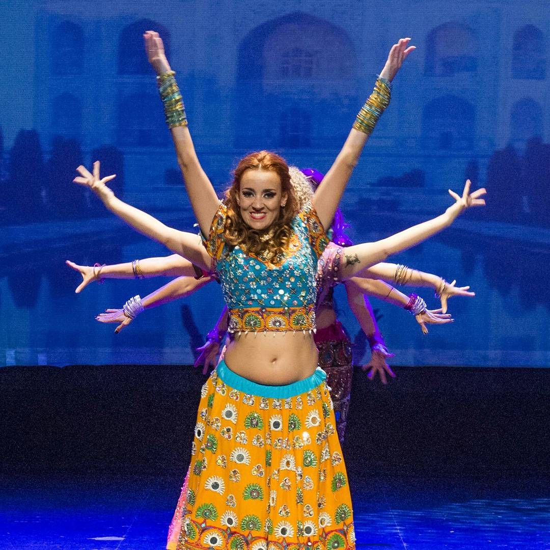 bellylusion's tweet photo. Seguimos nuestra "Travesía" en busca de la esencia de la danza...destino..."La india"🕌 en #auditorioinfantaleonor #bellylusion #travesia #danzaarabe #danzadelvientre #danzaoriental #espectaculostenerife #eventostenerife #viajaconnosotrasporelmundo https://t.co/jJet8OORpg
