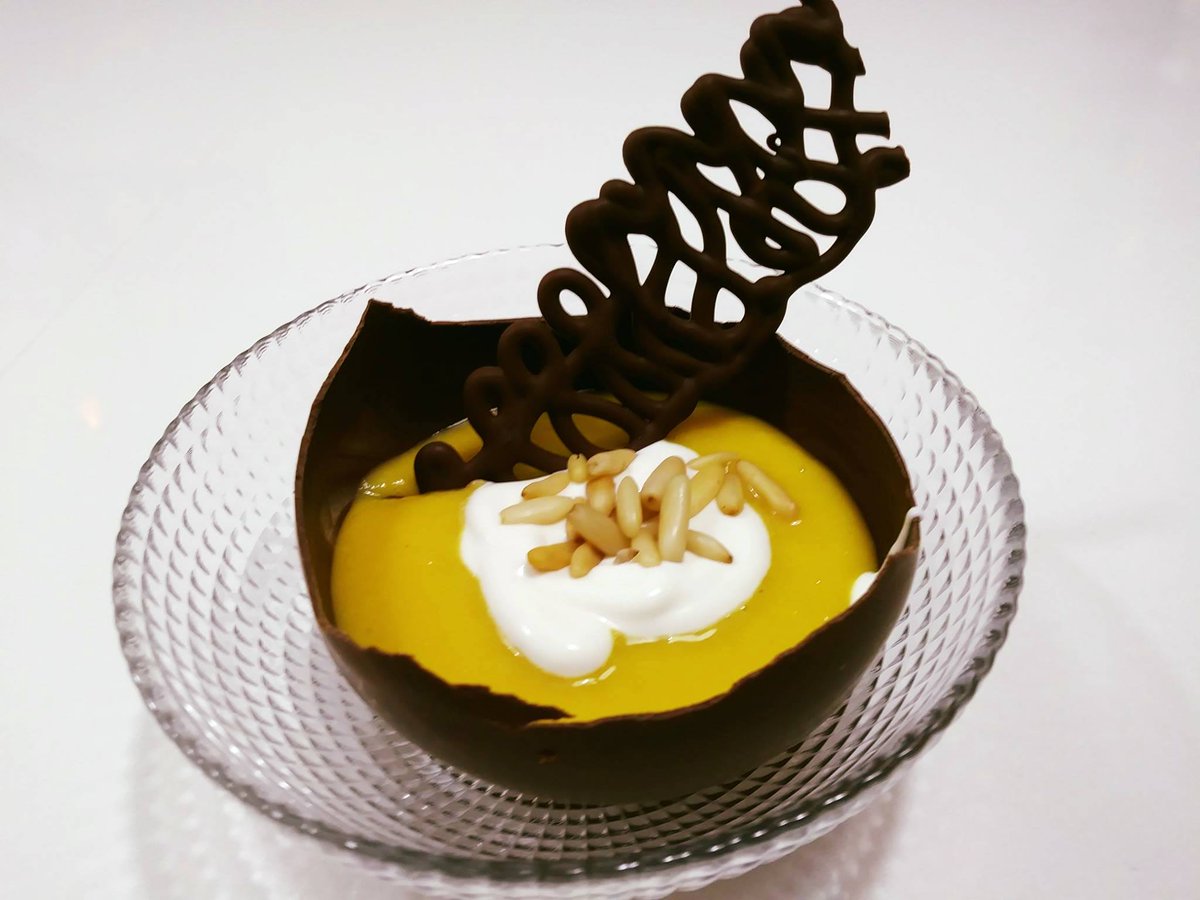 5SensesCocina's tweet photo. ¡En @5SensesCocina nos encantan los postres! 💕
Hoy os presentamos una nueva y preciosa creación: Vasitos chocolate con crema de coco y mango 🔝
#5SensesTallerdeCocina
#TallerdeCocina
#ClasesdeCocina
#CocinaCreativa
#CocinaTradicional
#PostresCreativos https://t.co/6uVQk4MBSG