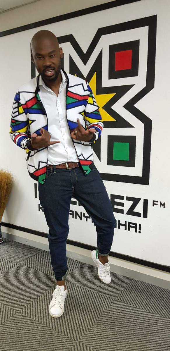 Curate_Ndebele's tweet photo. umuntu uthunge ilumba kanathi le hhayi akavele nathi siyazifuna Ngubani umnikazi we Mgwalo courter. AKAVELE. https://t.co/k1RcHD6zeq