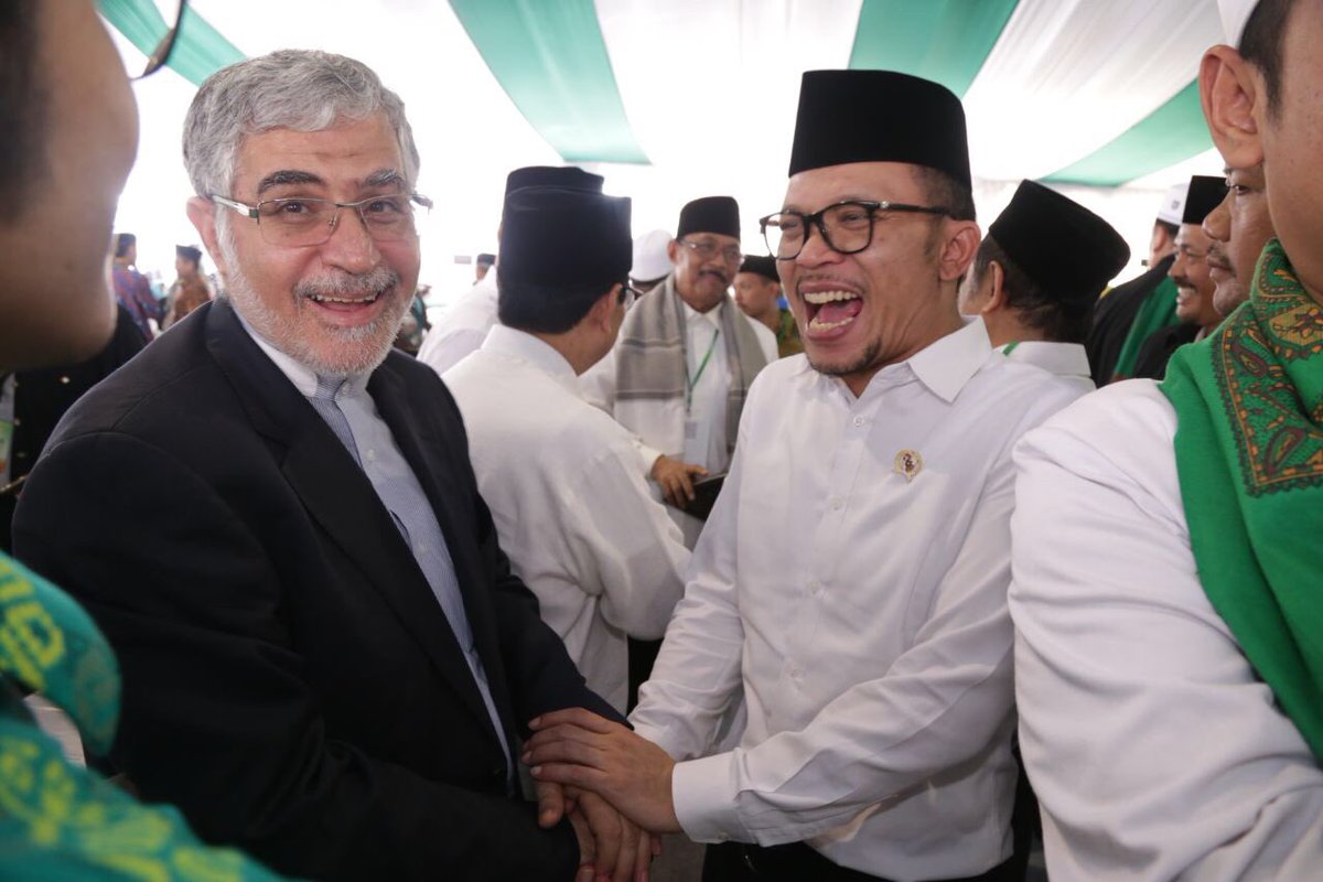 KemnakerRI's tweet photo. Dalam kesempatan ini Menaker @hanifdhakiri bertemu dan bersilaturahmi dengan Dubes Iran. https://t.co/cxnsKhqA8w