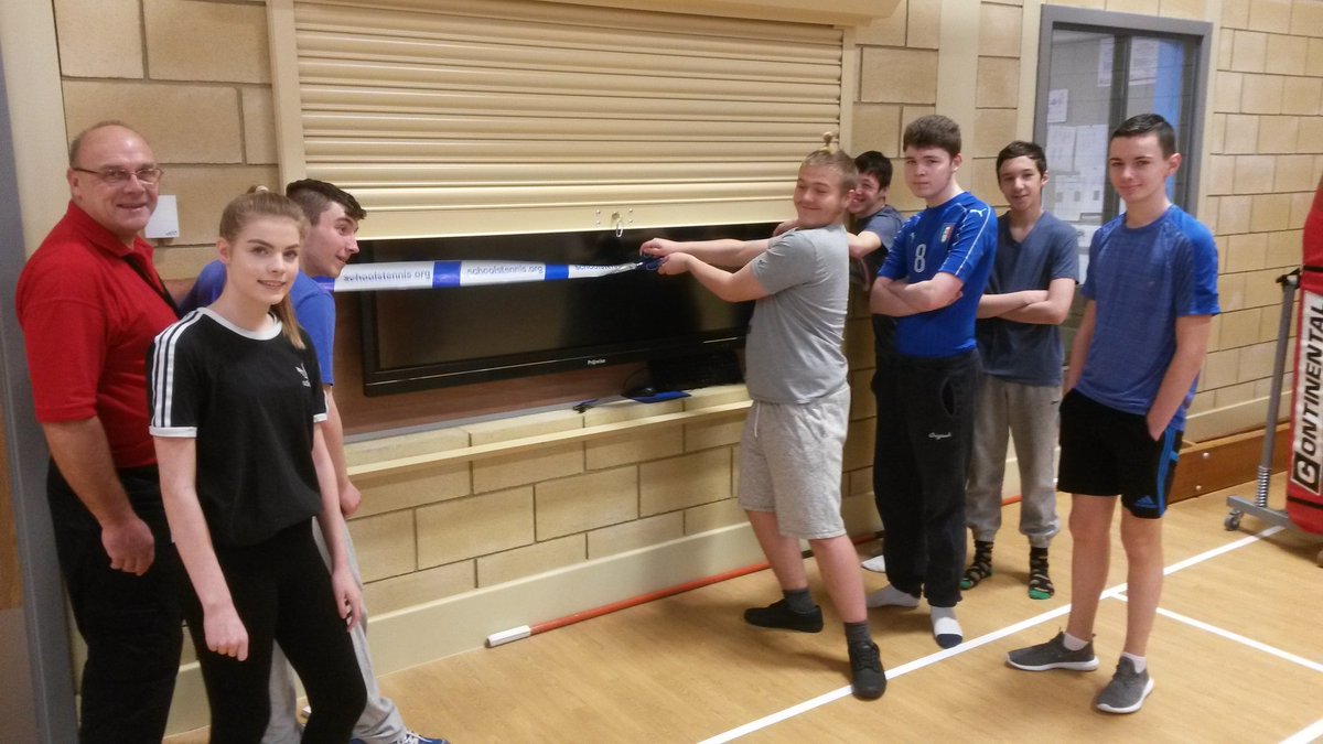 Carrongrange PE Dept tweet media