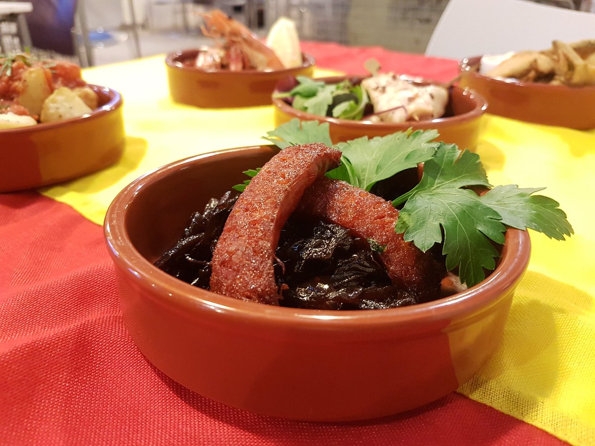 It's Tapas Night tomorrow, Friday 24 November! Starts 5.30pm <a href="/salty_songs/">Salty Songs</a> @thecornishthing <a href="/EatOutCornwall1/">Eat Out Cornwall</a> <a href="/piratefm/">Pirate</a> mmmm mmmmm!! Bookings on 01209 721200