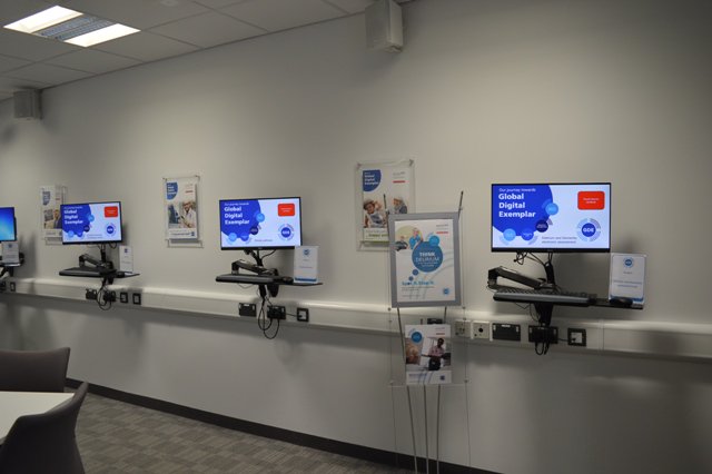 NCADigital's tweet photo. Showcasing our #GDE programme and other digital projects in our fantastic new #DigitalExperienceCentre  at @SalfordRoyalNHS Thanks to everyone who popped in to our staff #GDEOpenEvent to find out more about how we’re delivering world class healthcare. #GlobalDigitalExemplar #NHS https://t.co/sMiBa1xuaX
