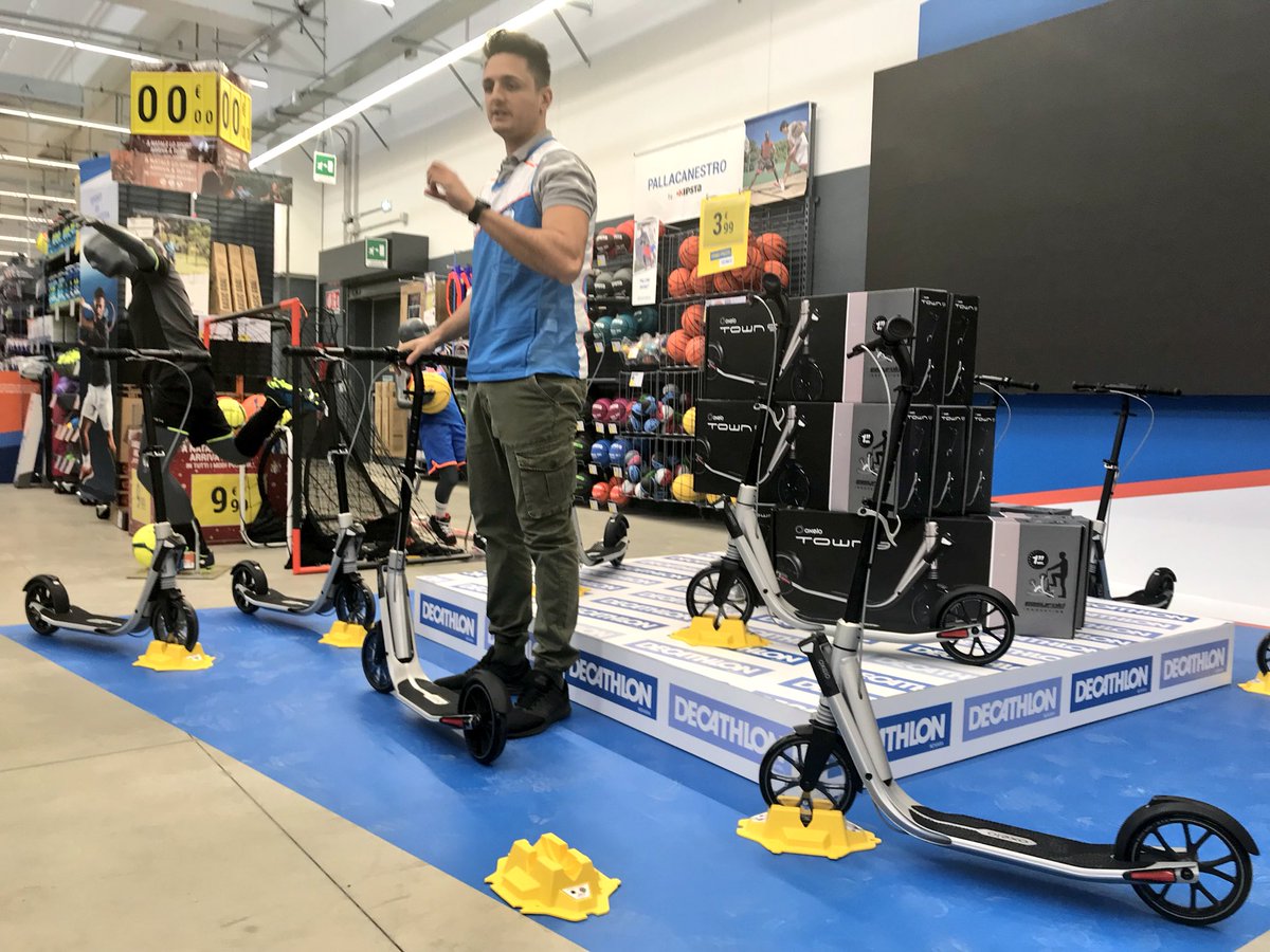 decathlonitalia's tweet photo. Si apre e si chiude in un secondo. Si trasporta facilmente come un trolley. Permette di spostarsi velocemente e in modo green. In poche parole? Mai piรน senza #Town9 #Easyfold https://t.co/zsASdJsLLz