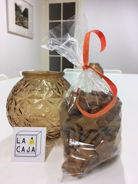 Se acerca la #Navidad y en @lacajagijon (la-caja.es) estamos preparando #talleres que os van a encantar. <a href="/BaibaCafe/">Baiba Café</a> , @SomosPekes,