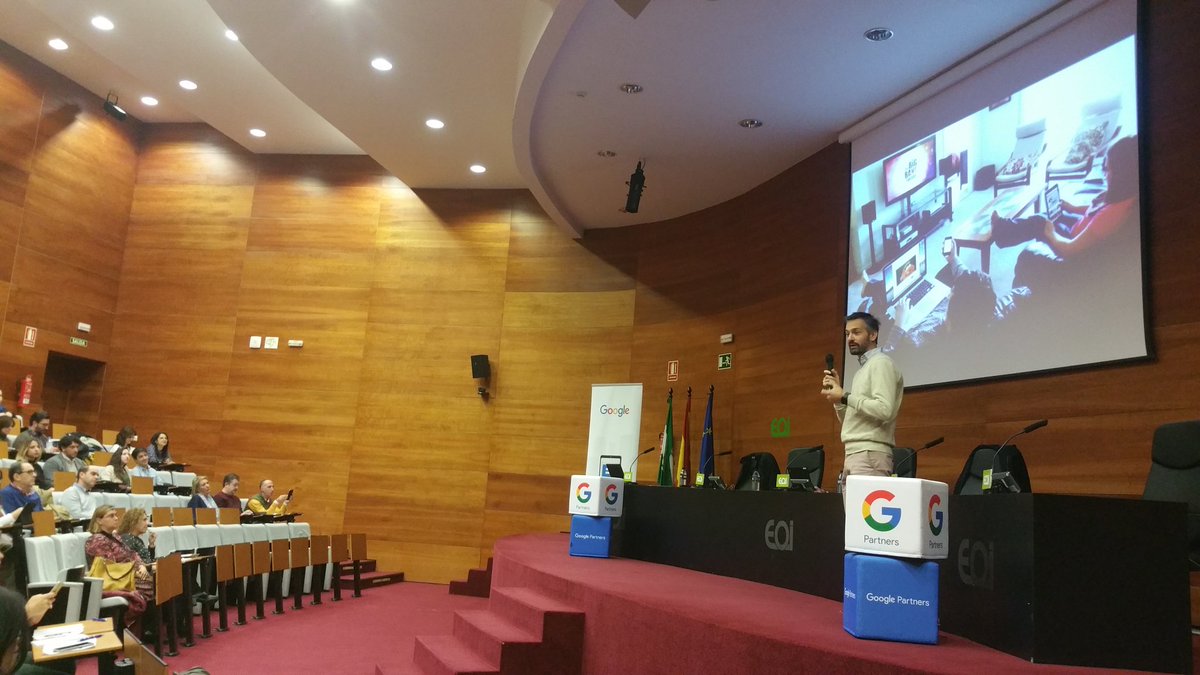 KiniCalderon's tweet photo. Sesión #mobile en #GoogleRoadShow @DanijuradoCom https://t.co/GjabiDqPZp