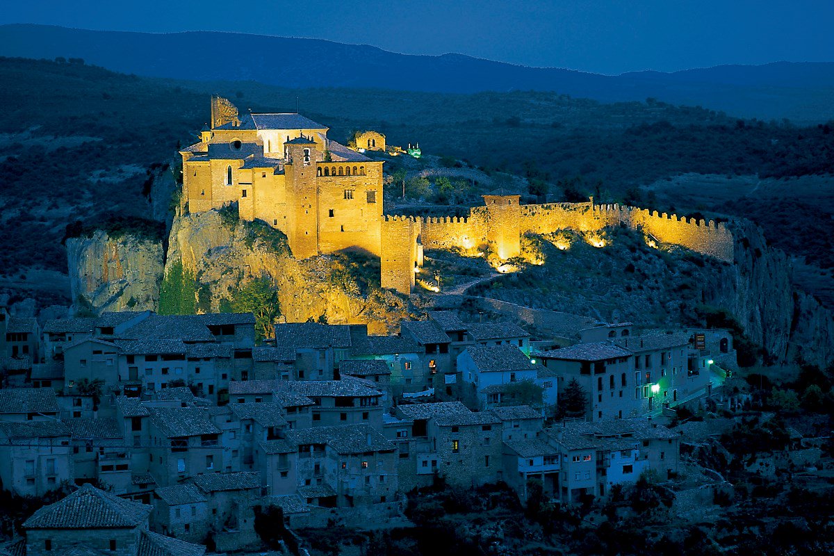 SitiosdeEspana's tweet photo. Alquézar, (#Huesca) preciosa villa medieval con un casco urbano con mucho encanto y en un entorno natural privilegiado.
https://t.co/kGBRqE0QV4 https://t.co/Oy1o1t9CxF