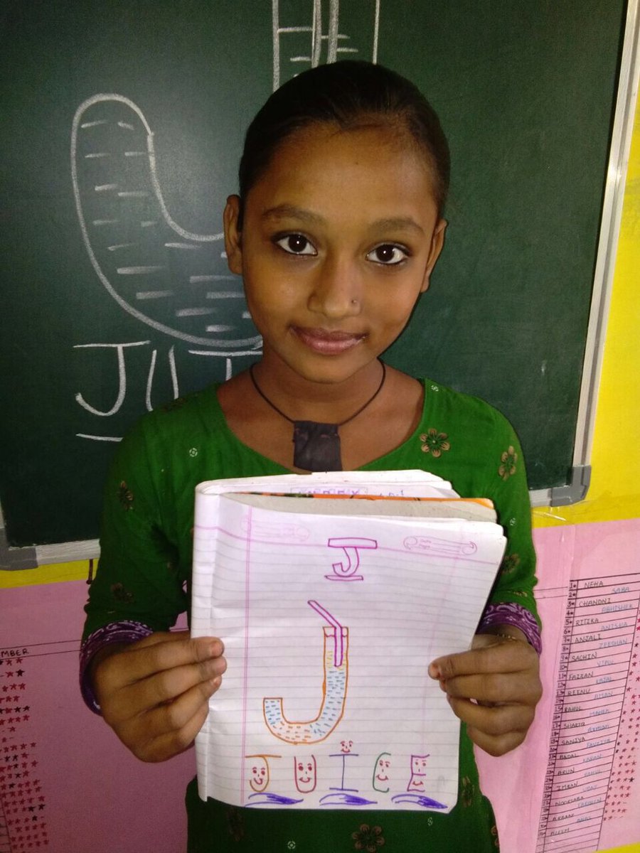 SarthakNGO's tweet photo. “Ma’am dekhiye humne J for Juice ko hi juice bana diya 😆”
Subtitled- “Ma’am look, i have made the juice of J the alphabet!😆”
#SarthakNGO #SarthakKids #Creativity #Learning #FunLearning #LearningAlphabets #Education #Children #Lucknow https://t.co/lvZ00dOJRu
