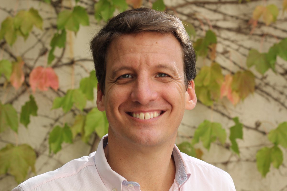 EspriProtocolo's tweet photo. "Es esencial que el #protocolo y la #comunicación vayan de la mano". Entrevistamos a @agomezreino , profesor en #ESPRIprotocolo
https://t.co/k3xH880e43
#relacionesinstitucionales #organizaciondeeventos #profesorESPRI https://t.co/ITbnfrbXJP