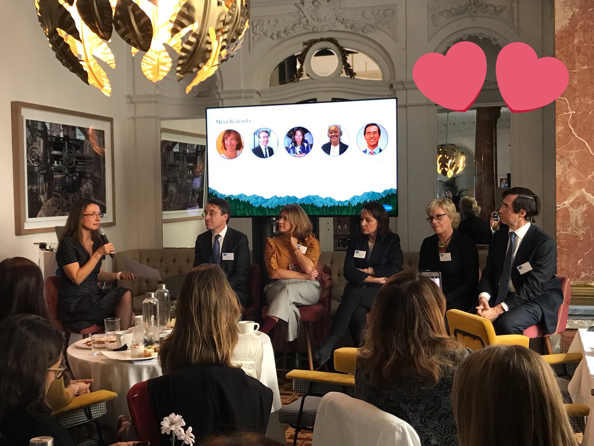 MercedesWullich's tweet photo. #SWN17 @salesforce Estupenda mesa sobre experiencias en #diversidad moderada por @AnaVertedor @mujeresycia https://t.co/t75qp20iQt