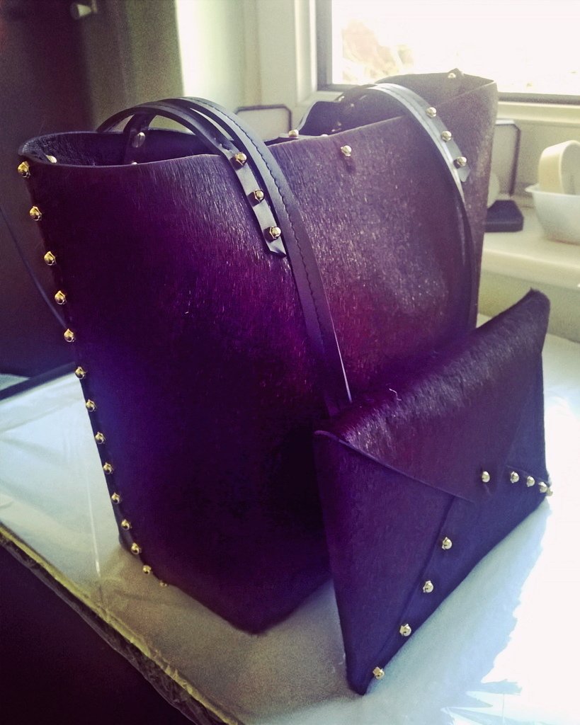 UnaBurkeLeather's tweet photo. New Tote and Envelope Clutch heading today to @officialbrownthomas #MarvelRoom. All made from our new Oxblood Hair On Hide Leather with a Lux Gold fleck through it, and Joined with Italian Gold Bolts and HandStitched Panels. These are really special piec… https://t.co/UJ9WJ3EK3o https://t.co/XyODGJ7yrh